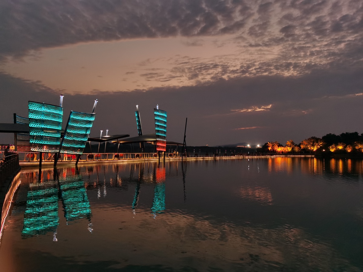 百米高喷蠡湖之光夜景