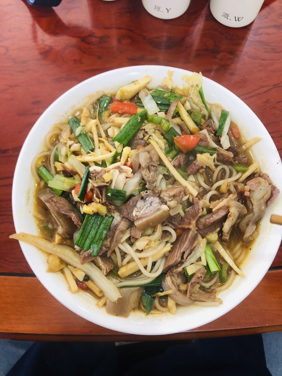 只有冬笋出来的时节羊肉才更为鲜美家乡美食广丰羊肉粉