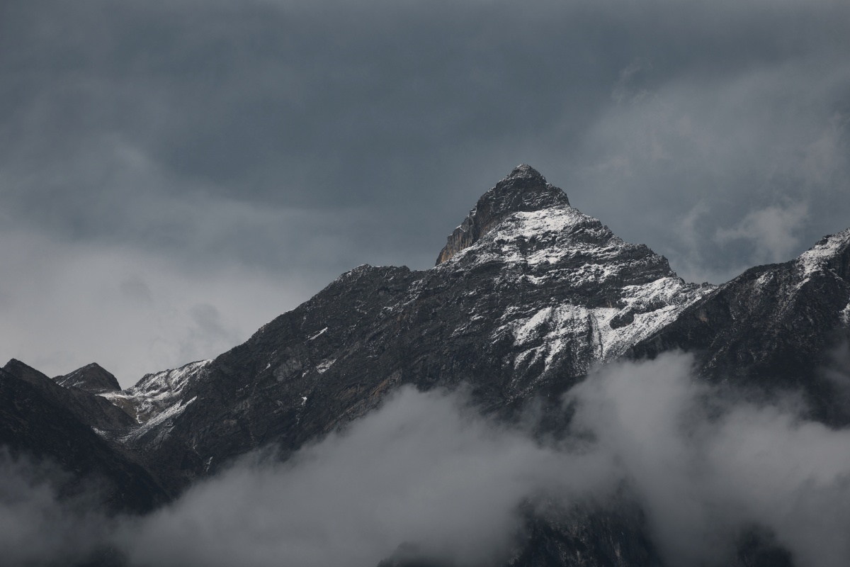 2021327墨尔多神山