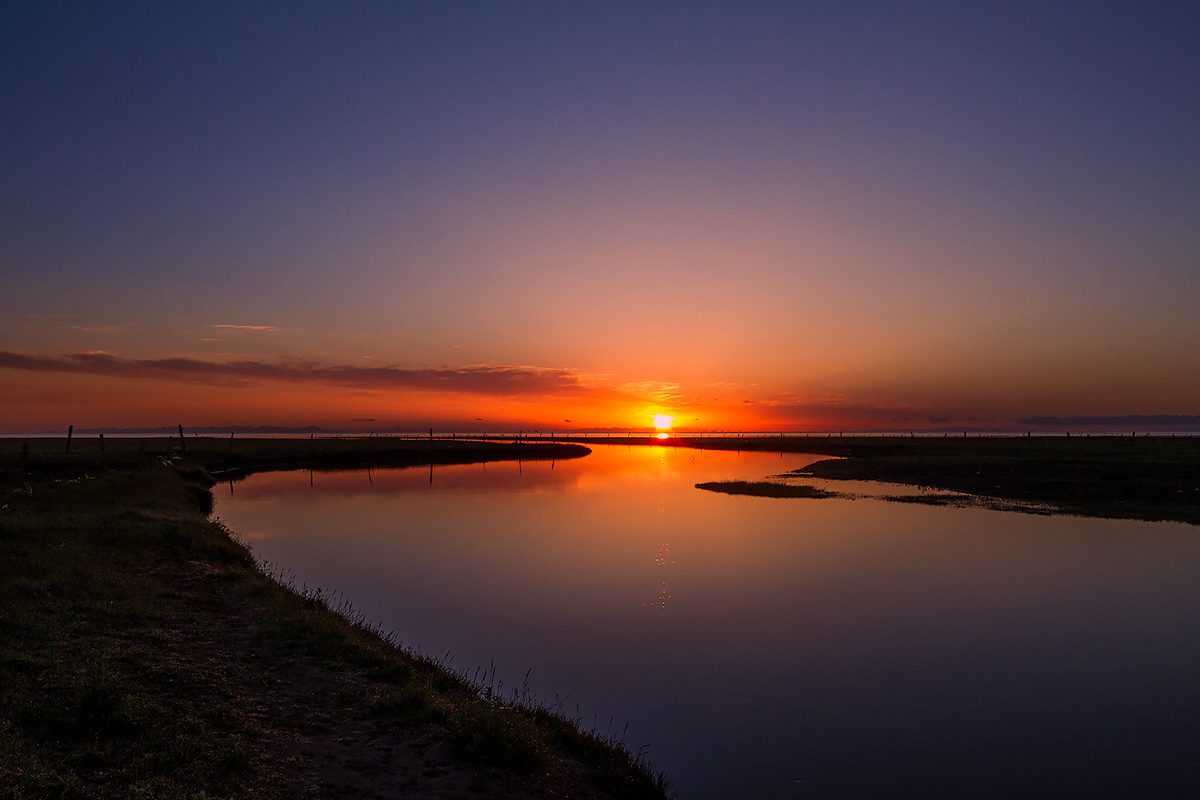 黑马河日出 - 果续 - 图虫