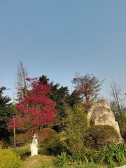 1519712