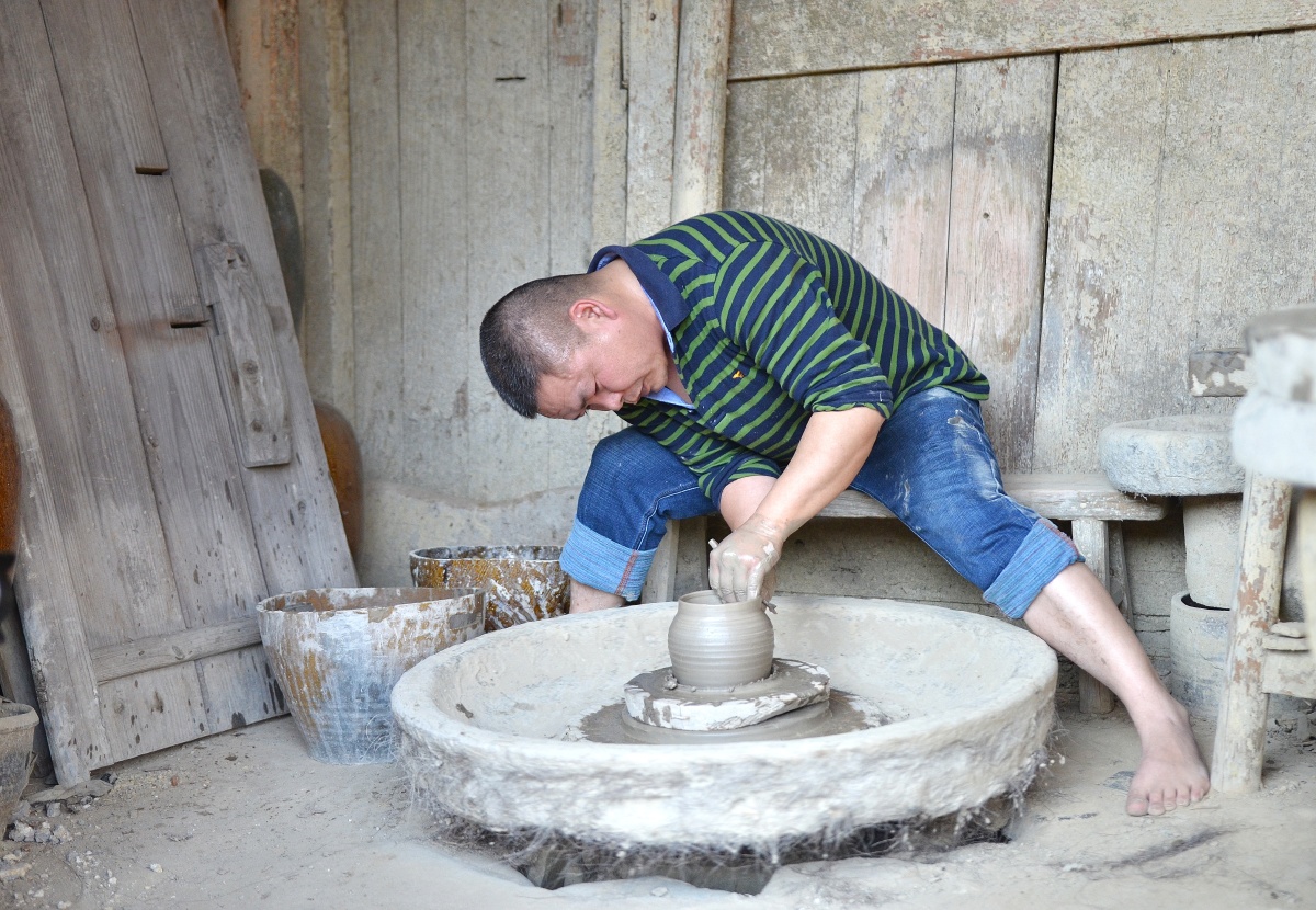 福建建窑建盏技艺工序6坯体成型
