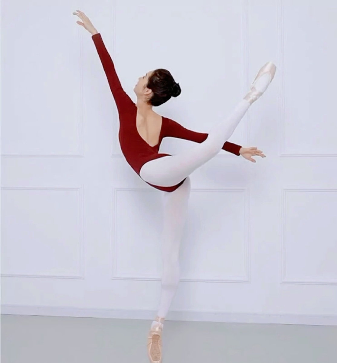 艺术生艺术体操服写真照 - 摄影师龙行天下 - 图虫