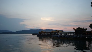 956876