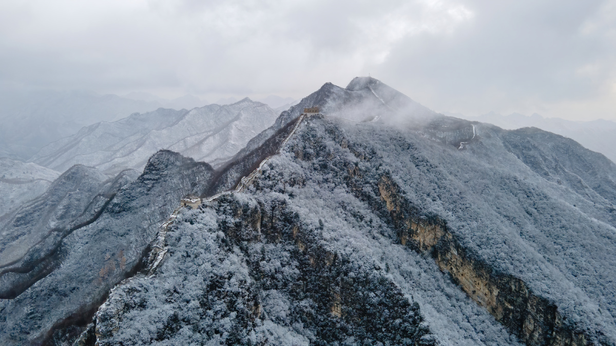 2020年入冬的第一场雪北京箭扣长城雪后的长城分外妖娆壮观