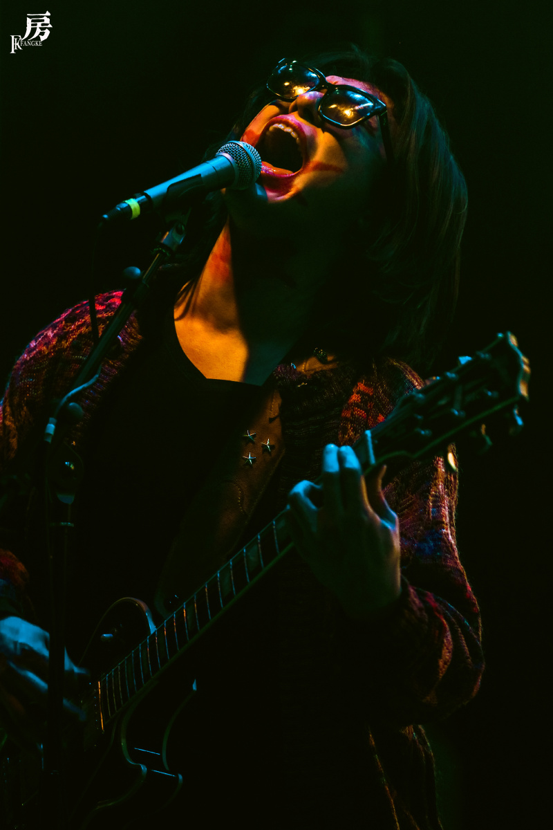 假假条乐队主唱