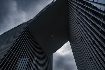 323845