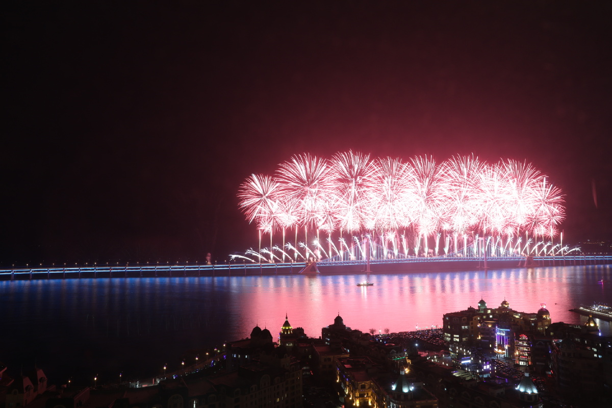 大连跨海大桥烟花