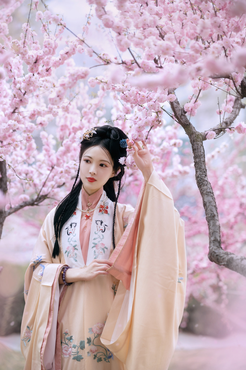 四月桃一组粉粉的桃花古风写真