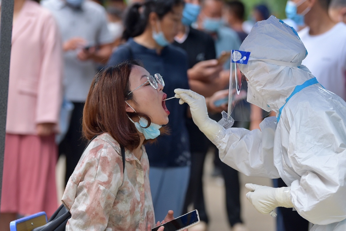 疫情下的中国医生我们健康生活保驾护航