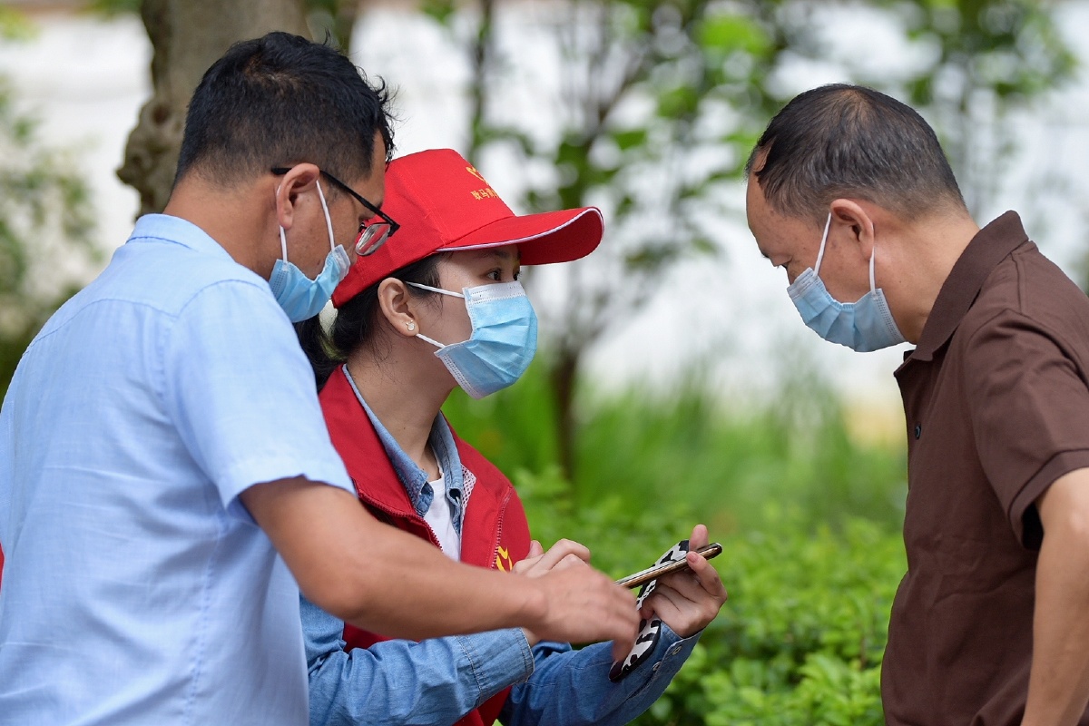 疫情下的中国医生我们健康生活保驾护航
