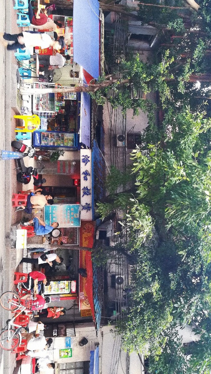 广州一角留下一景，满满的生活气息迎面而来