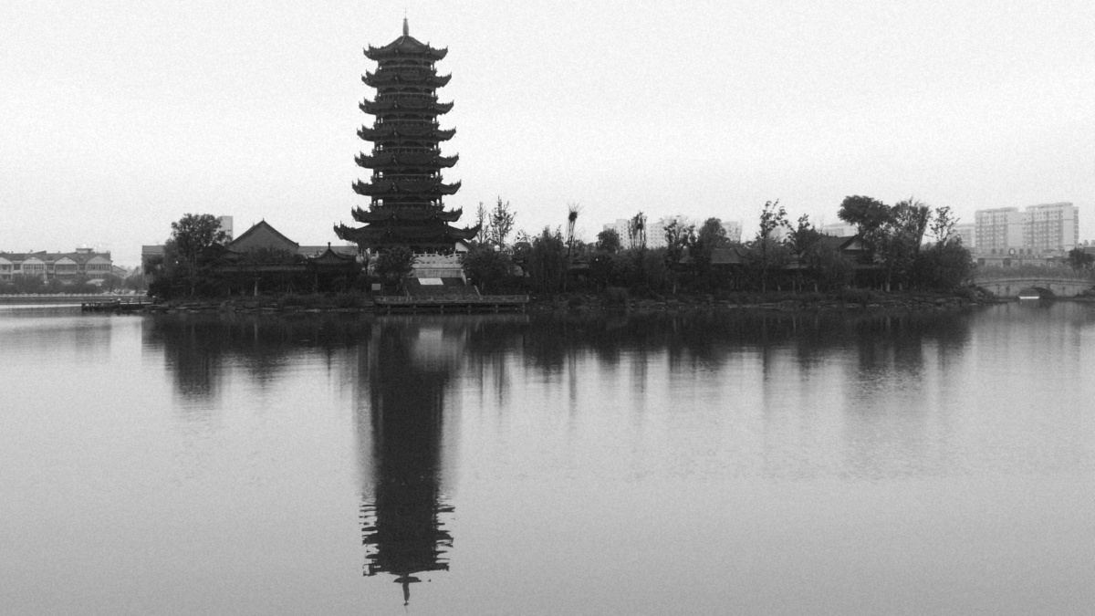 中原水城大美睢县凤凰城中凤凰湖凤凰岛上凤凰楼