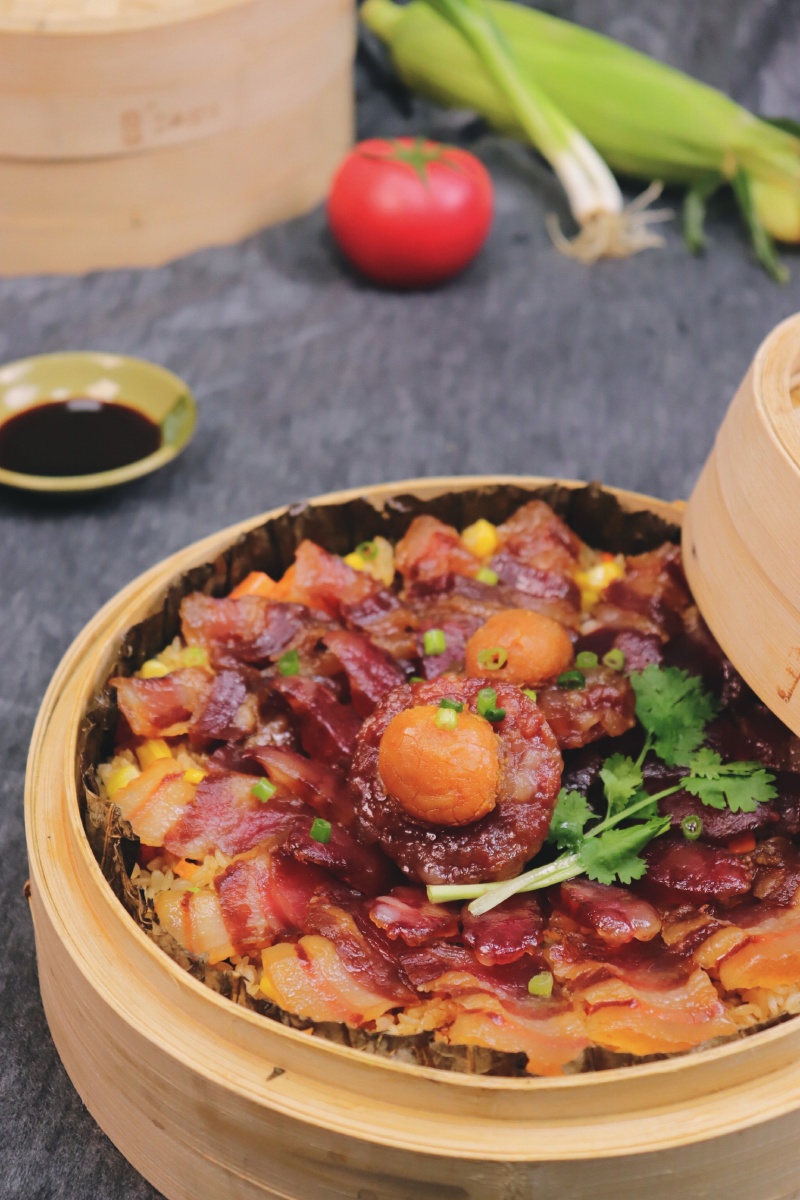 腊味笼仔荷叶蒸饭