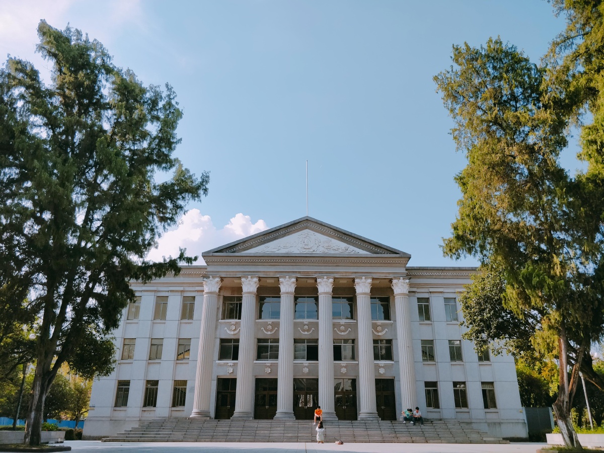 广西大学大礼堂