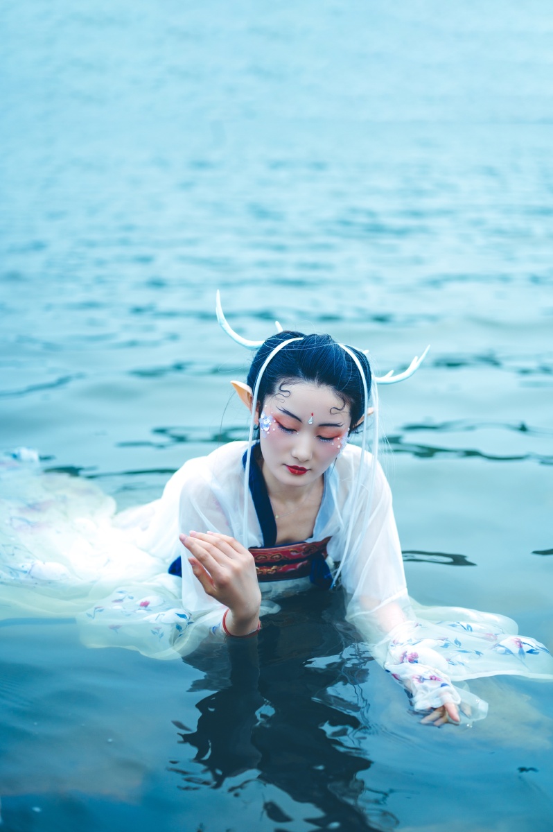 妖是什么样子的她们喜欢变成美艳的女子彩彩小葫芦