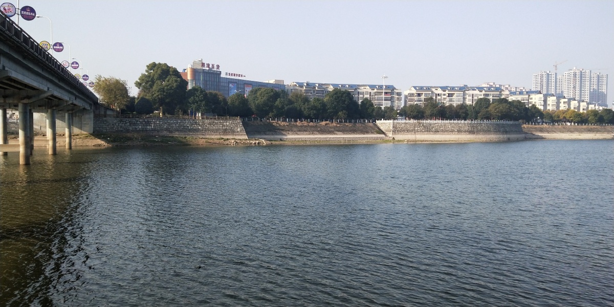 拆迁的东门水码头二桥上下东大堤清水新火车站遗址