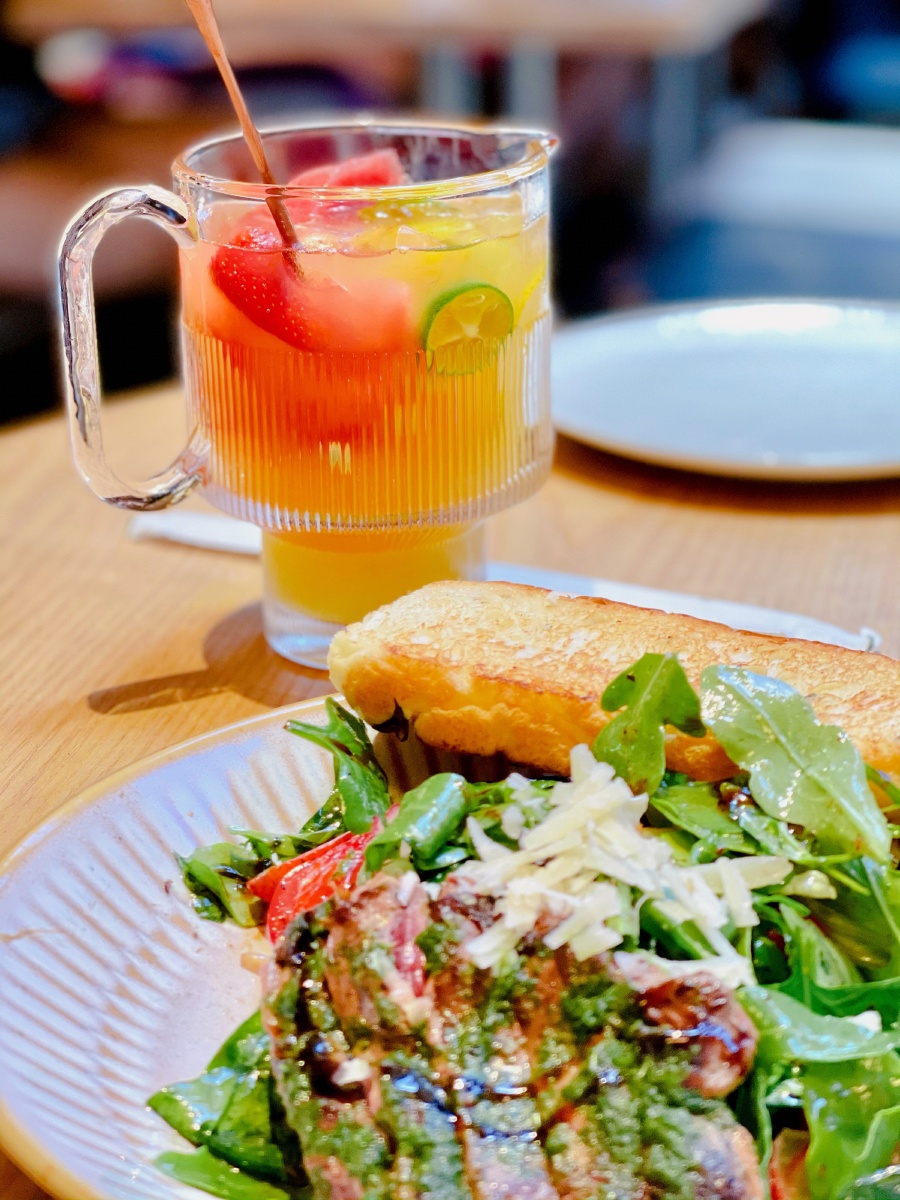 gaga|读出来就要被逗乐的火爆轻食 在装潢的时候就有注意到,新开业