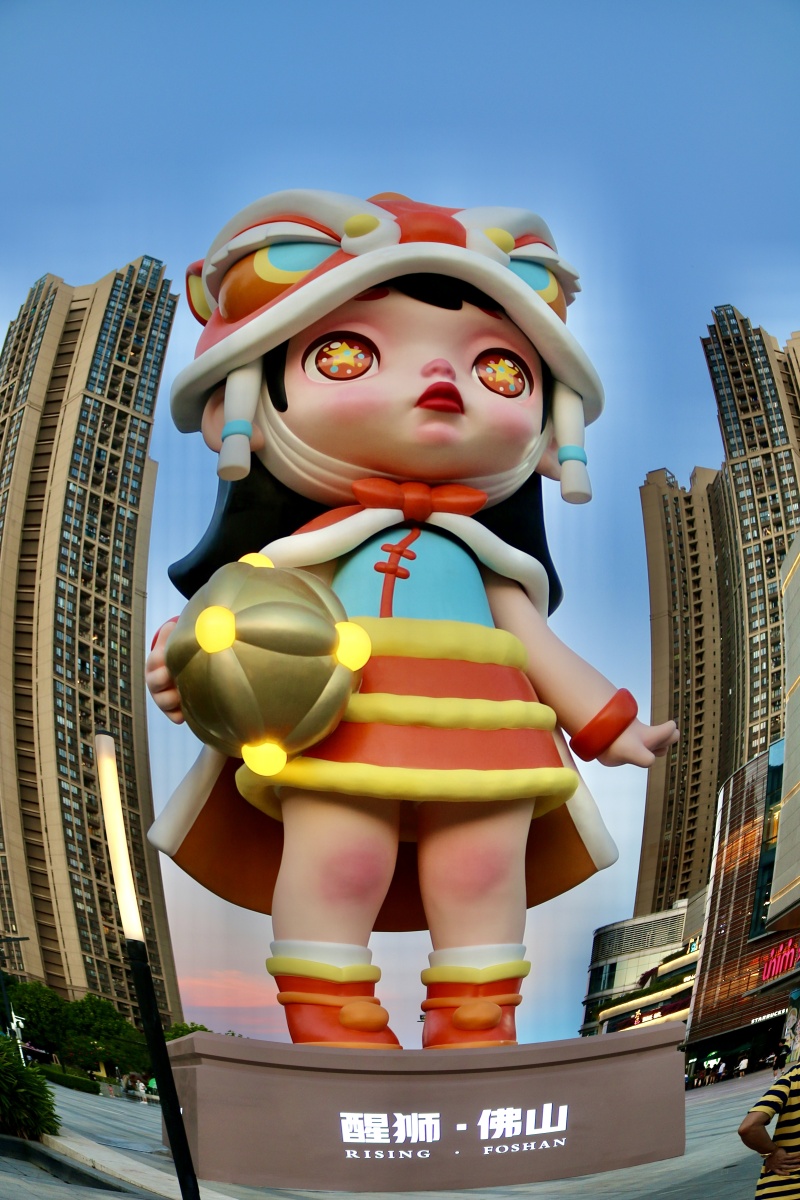 巨型盲盒laura12米高