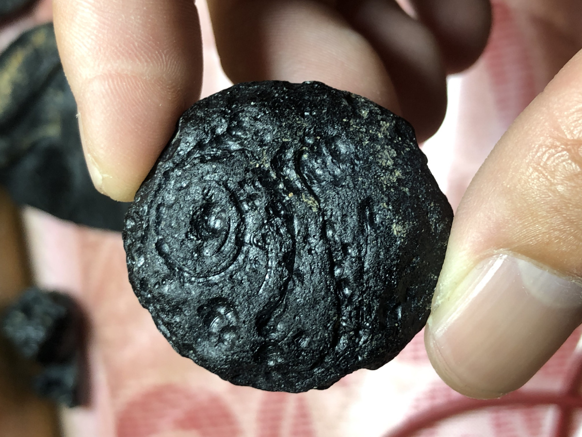 雷公墨玻璃陨石原石标本