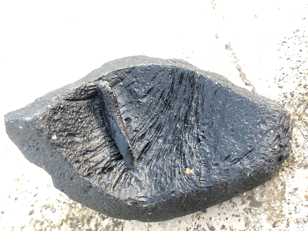 雷公墨玻璃陨石原石标本