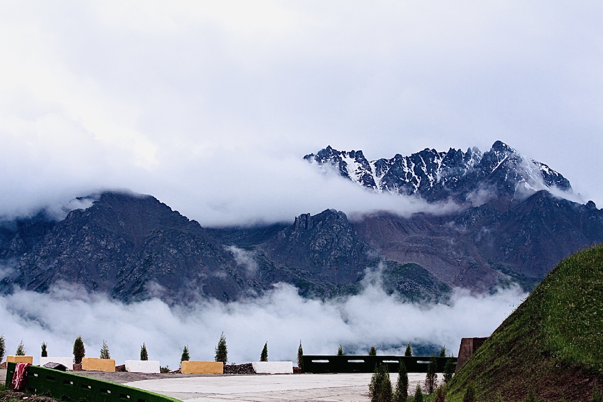 祁连卓尔山阿咪东索峰2