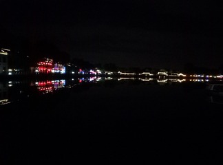 523