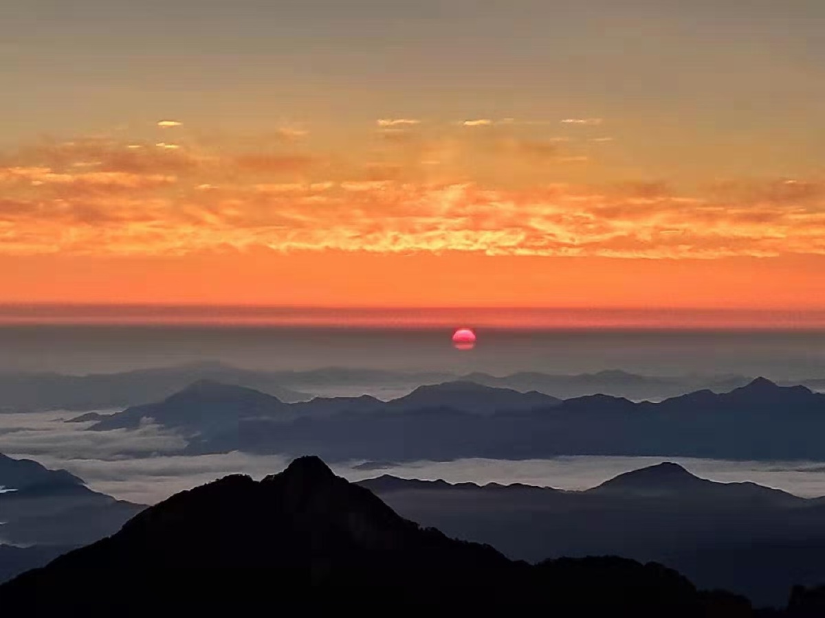 黄山光明顶日出