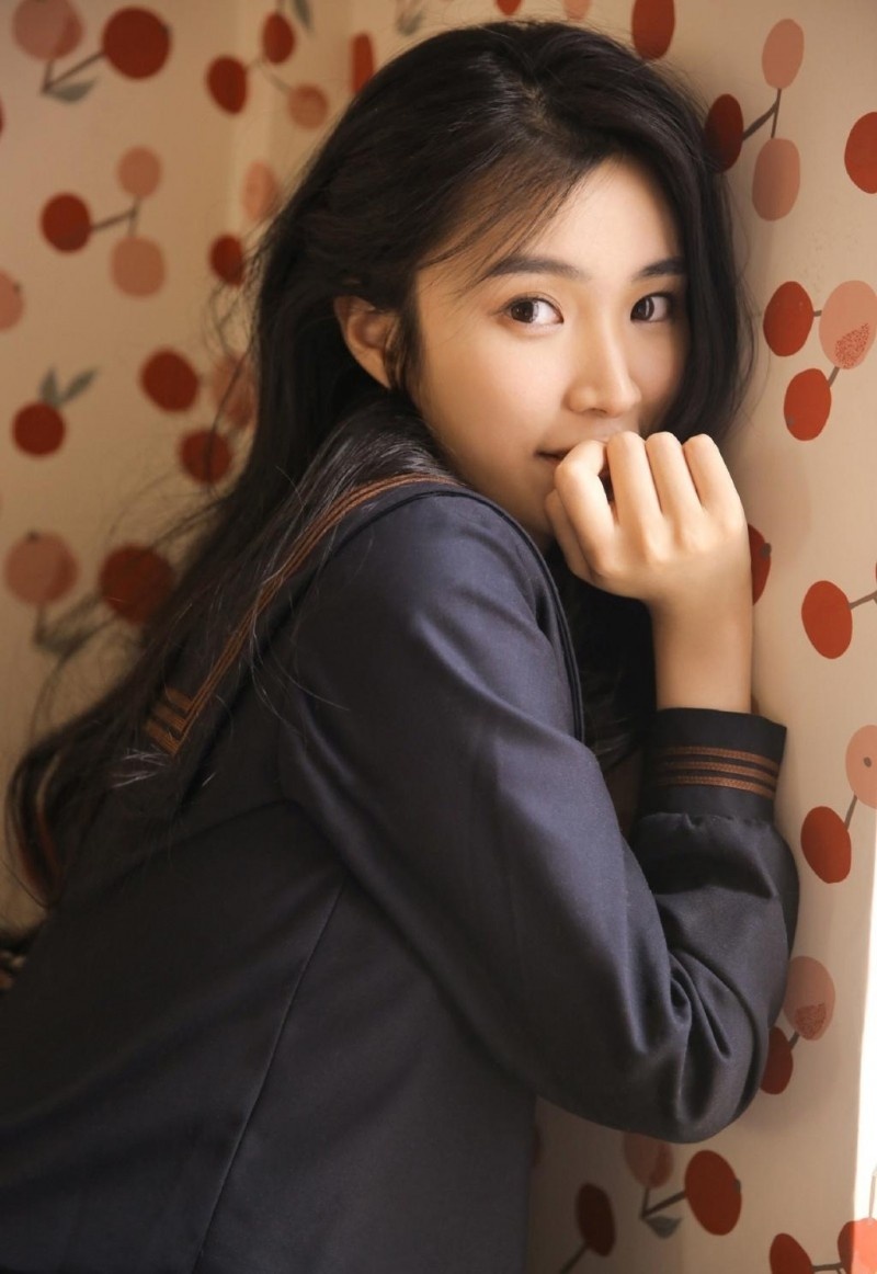 甜美女生水手制服清新可人