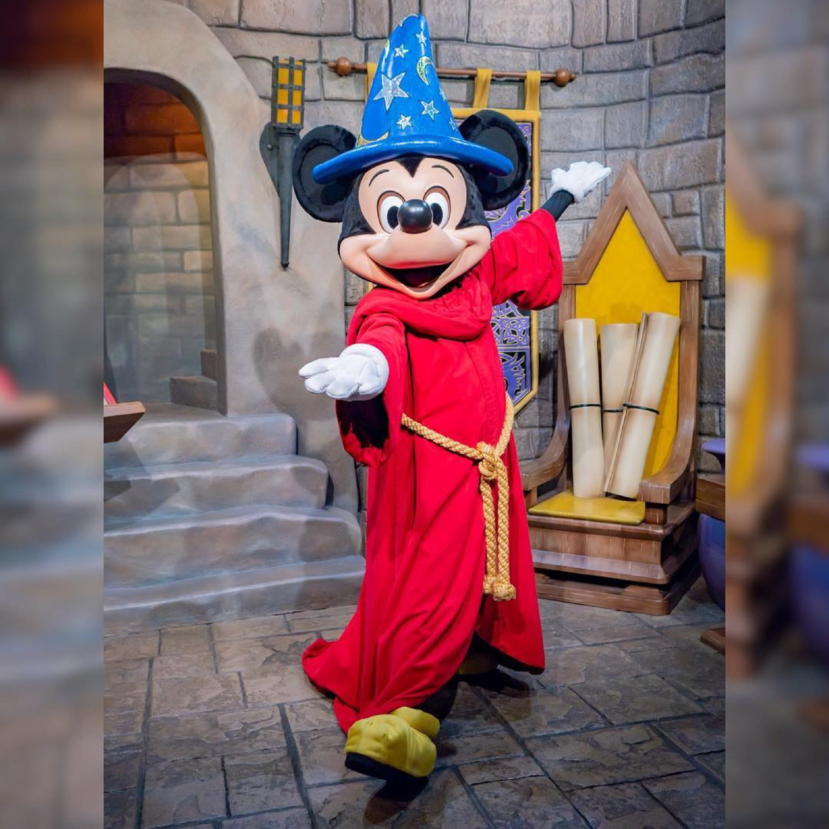 可爱的卡通米奇人偶