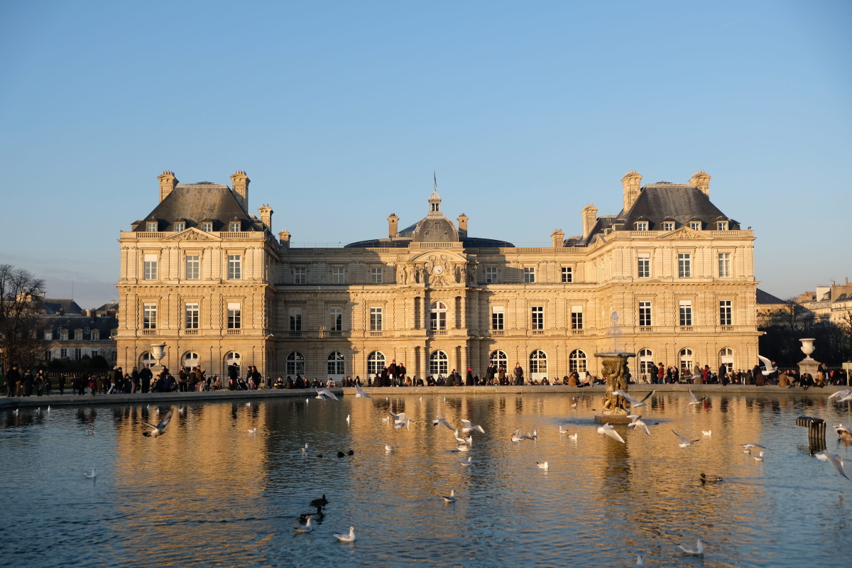 欧洲城市里城堡风景
