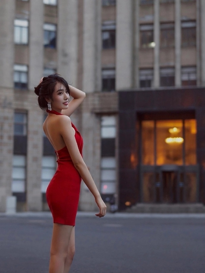 露背少妇妩媚性感人体诱惑 - 我爱拍片 - 图虫