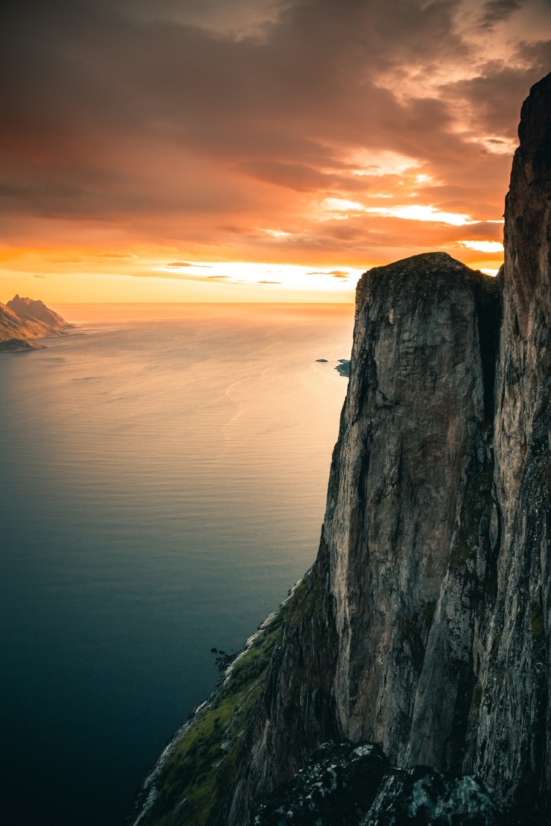 陡峭险峻的山峰 - 我爱拍片 - 图虫