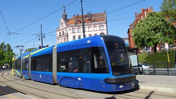 718377