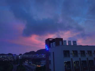 190059