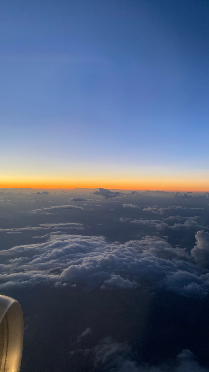 站在云端看晚霞