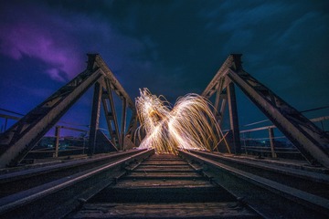 937832