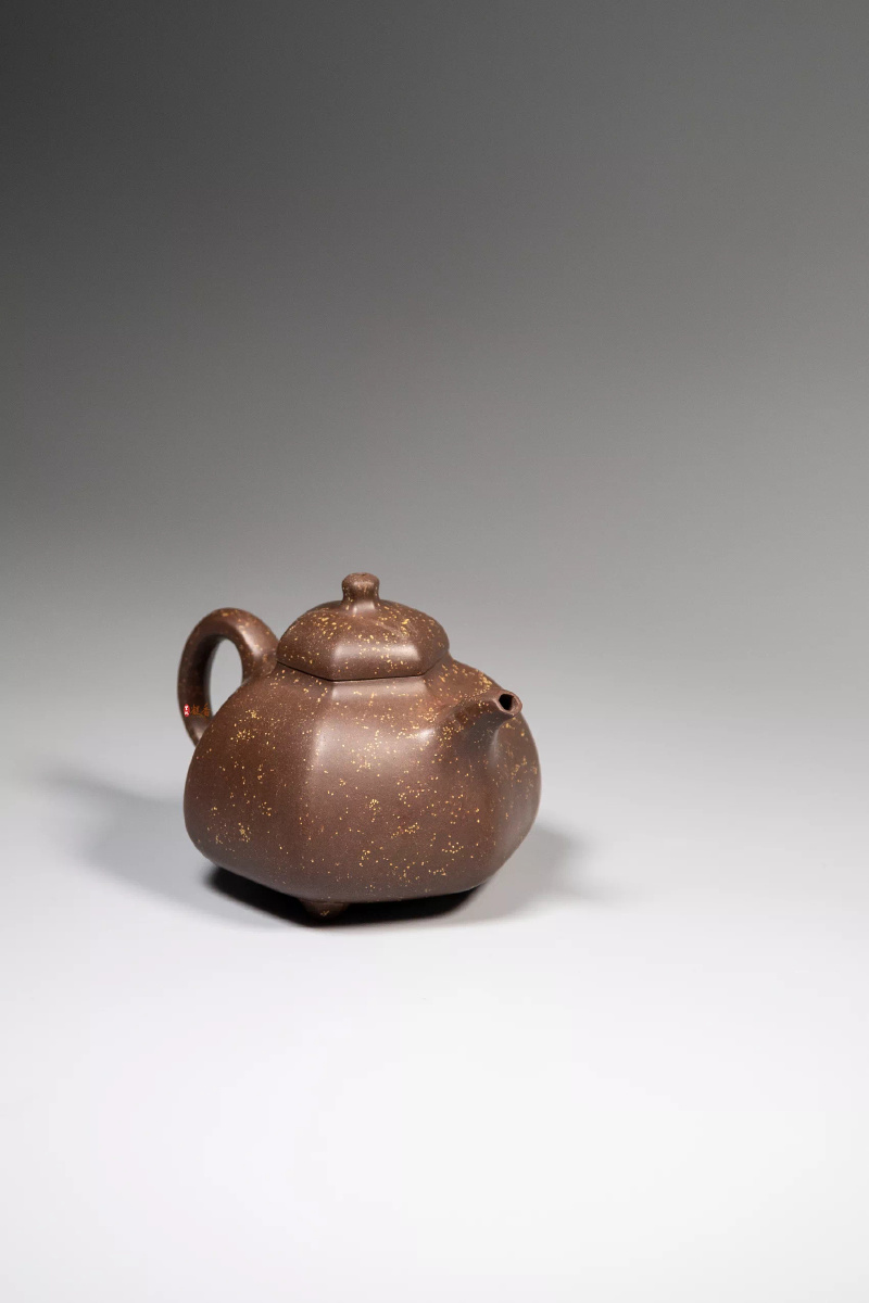 作者许杰作品六角乳鼎长145cm高95cm容量380cc材料紫泥铺砂估价