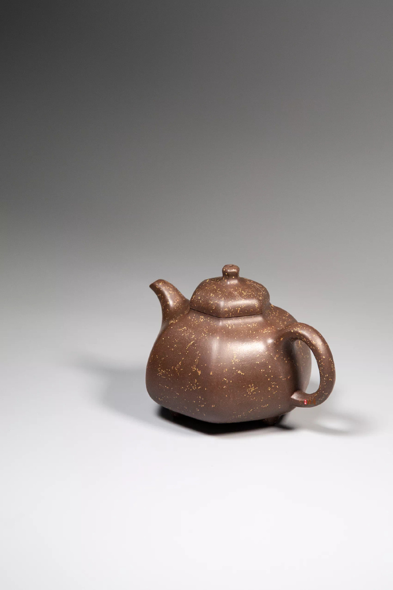 作者许杰作品六角乳鼎长145cm高95cm容量380cc材料紫泥铺砂估价