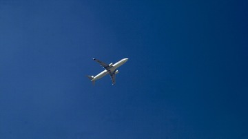 879584