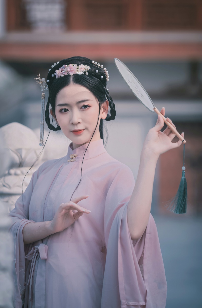 古装美女半身风雨半身伤半句别恨半心凉