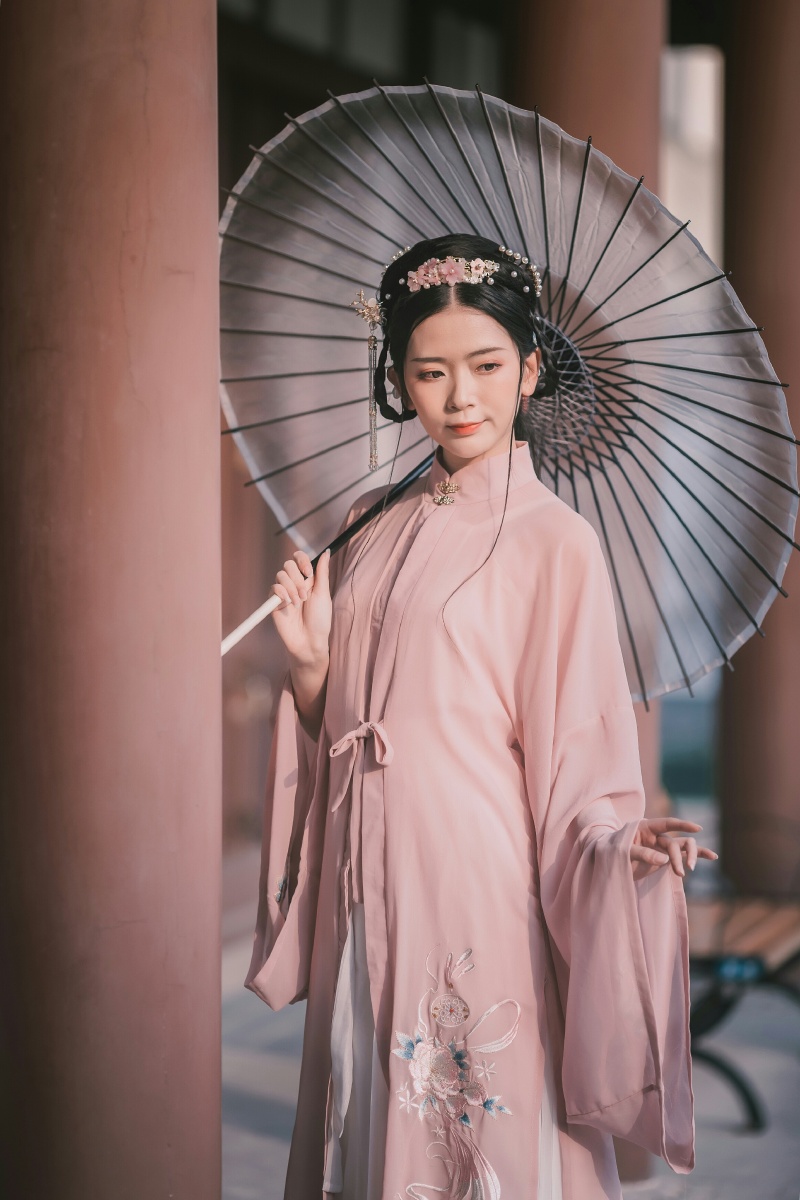 古装美女半身风雨半身伤半句别恨半心凉