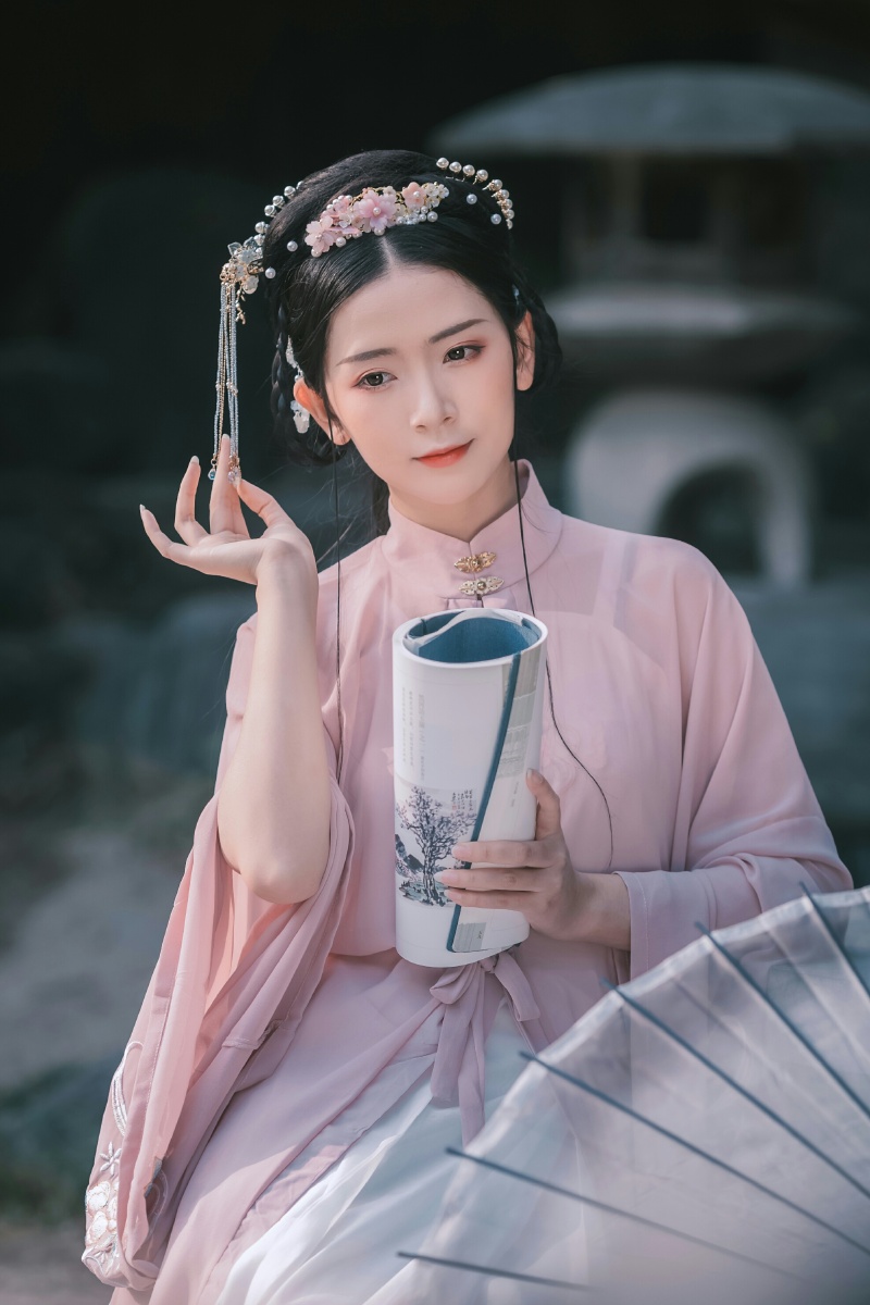 古装美女半身风雨半身伤半句别恨半心凉