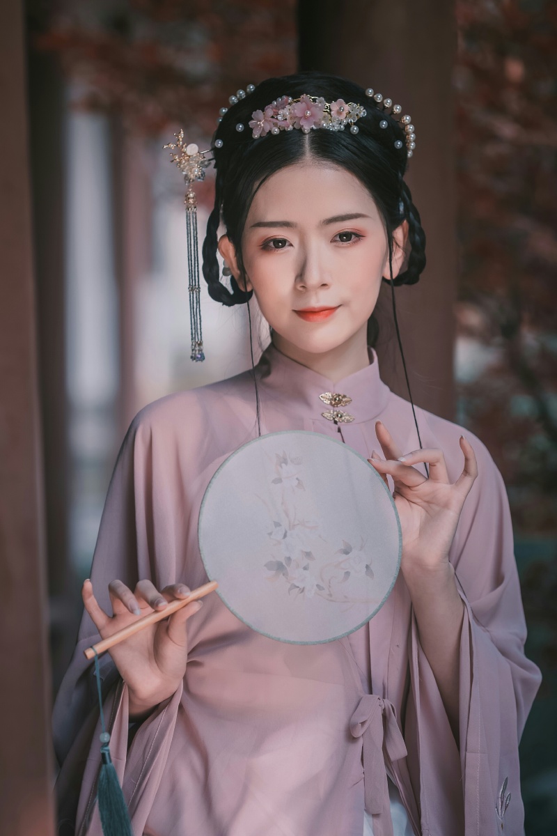 古装美女半身风雨半身伤半句别恨半心凉