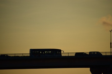 297646