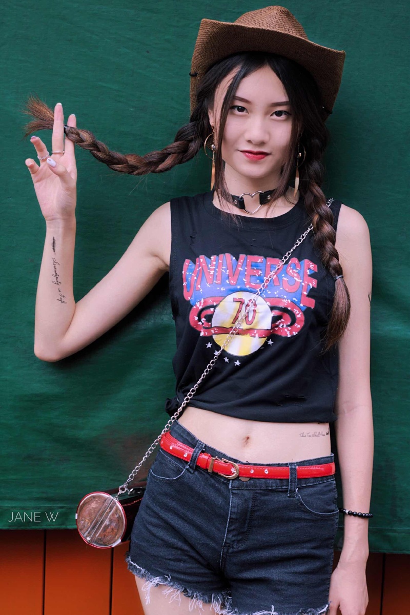 嘻哈少女草三心