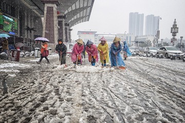 大雪 李长安(湖北武汉汉阳区玫瑰西苑G5栋301号) 15327232206