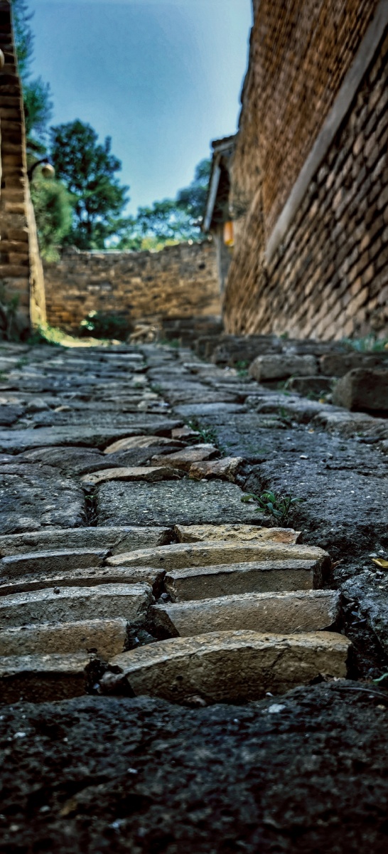 陶罐墙瓦片路铜川陈炉古镇