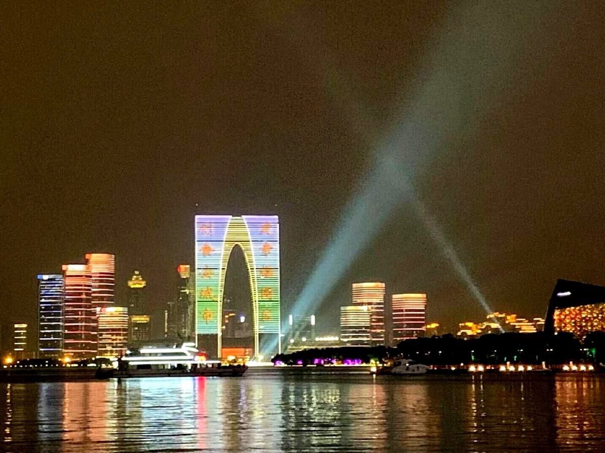 苏州金鸡湖灯光秀
