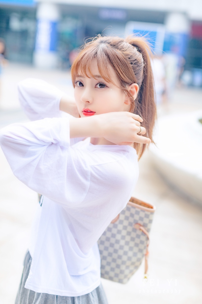 偶遇美女车模春晓